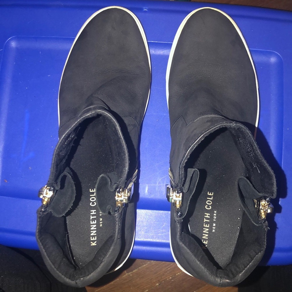Worn casual leather sneakers